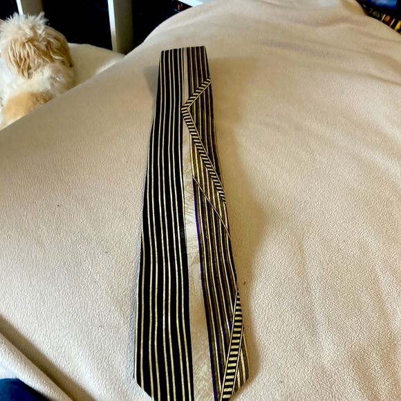 Men’s black,purple,green and cream - Picture 1 of 3